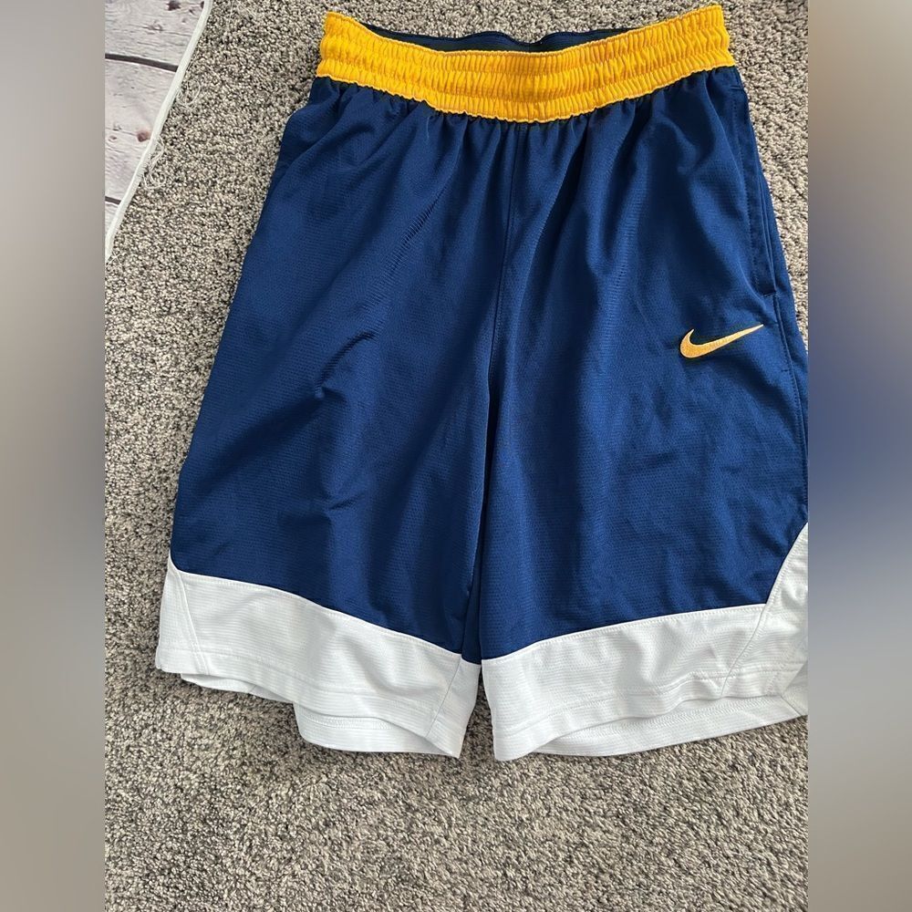 Nike - shorts - blue - mens